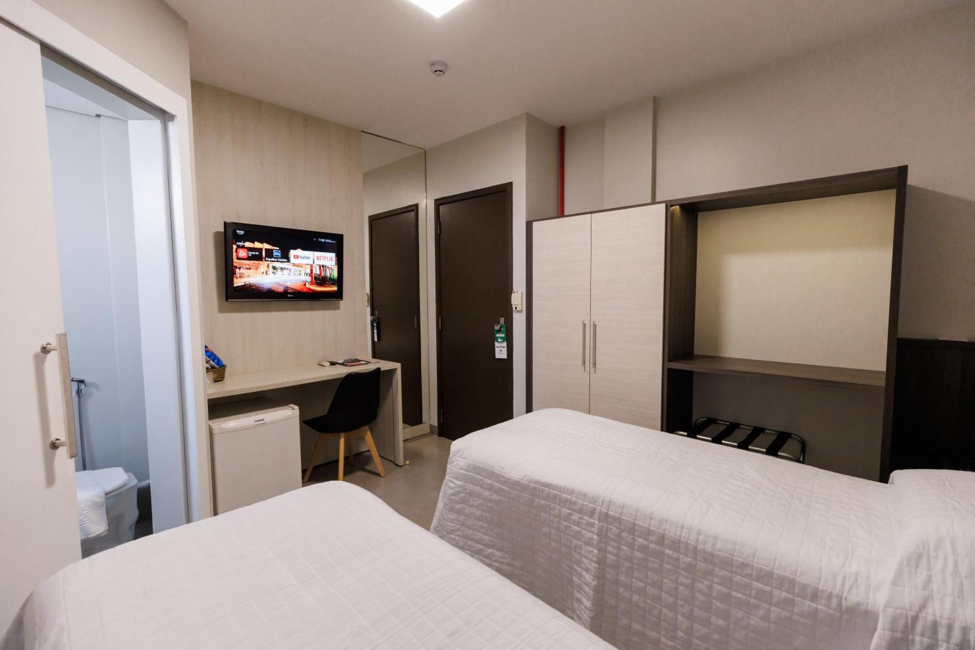 Tonello Business Hotel กัมโปโมเรา ภายนอก รูปภาพ